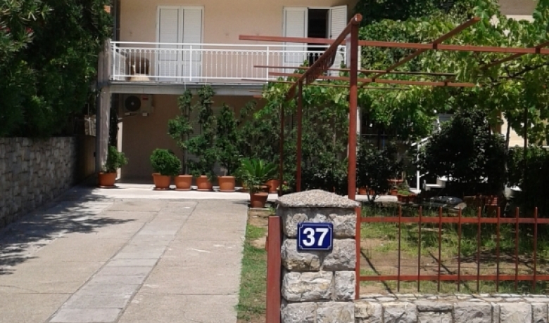 Dhoma dhe apartamente Davidoviq, Petrovac, Apartamente