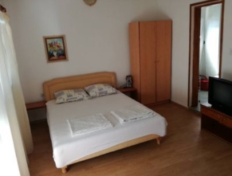 Apartmanok Martinovic, Bár