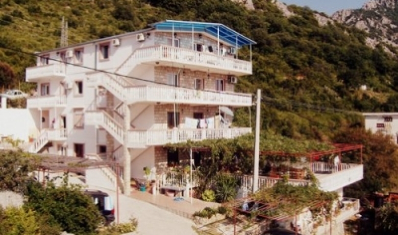 Sobe i apartmani ZEC, Čanj, Apartmani