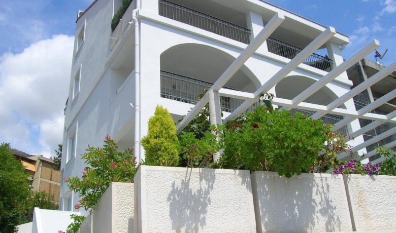Villa Mila, Petrovac, Apartments
