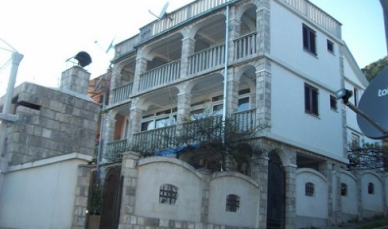 Apartamente Rakel, e bardhë, apartamente