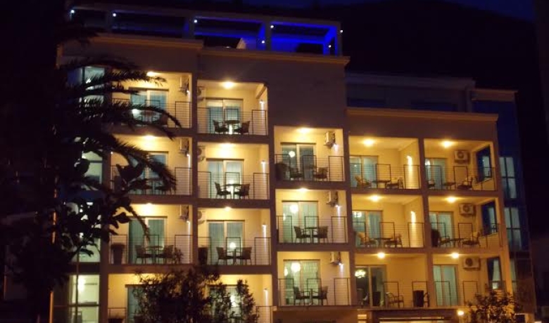 Apartments und Zimmer Grand Palazzo, Budva, Ferienwohnungen