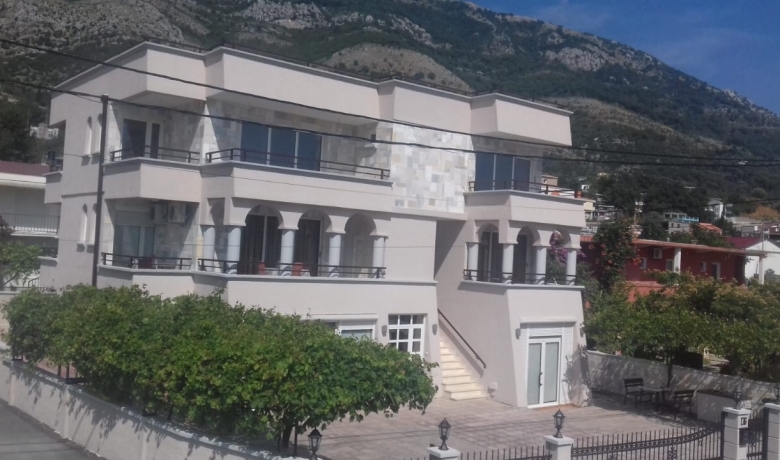 Vila Sara Lux, Sutomore, Apartmani