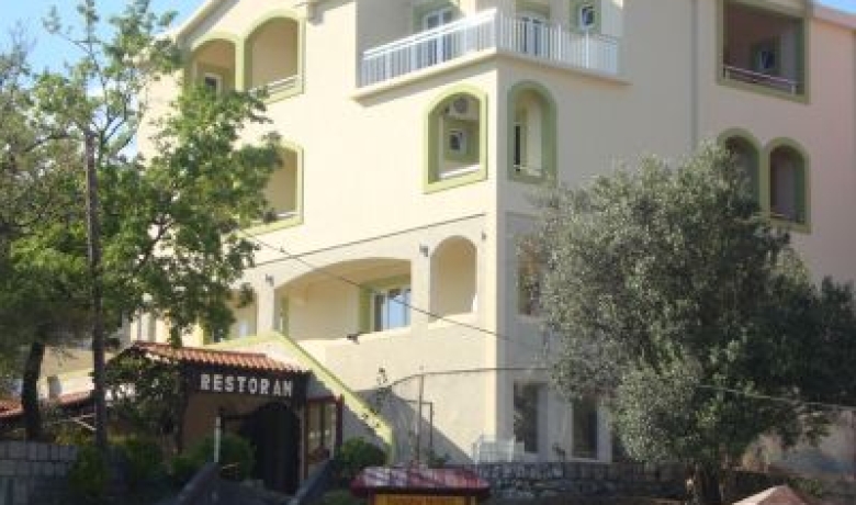 PANSION *NOBEL*, Buljarica, Apartments
