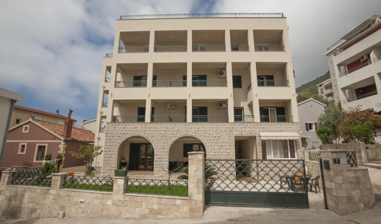 Vendégház Medin, Petrovac, Apartmanok