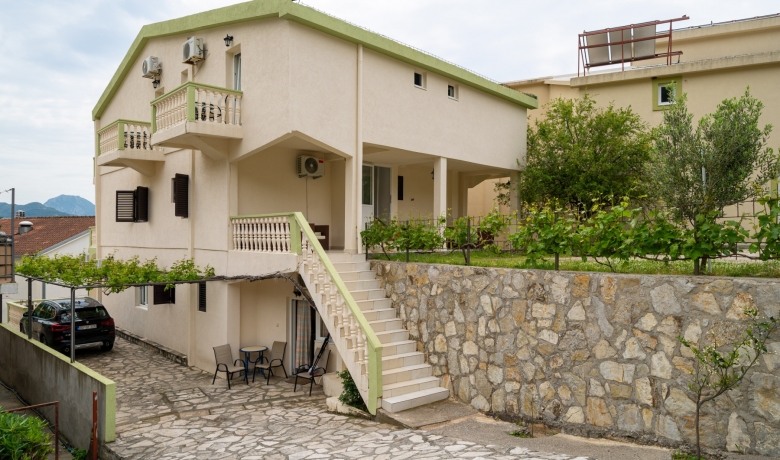 Guest house Ana, Buljarica, Apartments