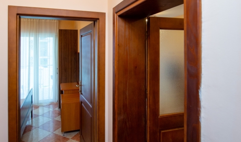 apartman br. 1 na 3 spratu sa 2 klime , Bečići, Apartmani