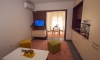 Naša kuća, Jaz, Apartmani