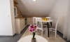 Naša kuća, Jaz, Apartmani