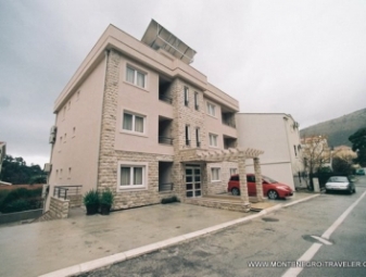 Apartamenty HOLIDAY, Petrovac